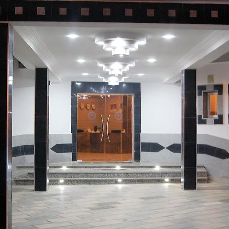 R & K Guest Palace Hotell Kano Eksteriør bilde