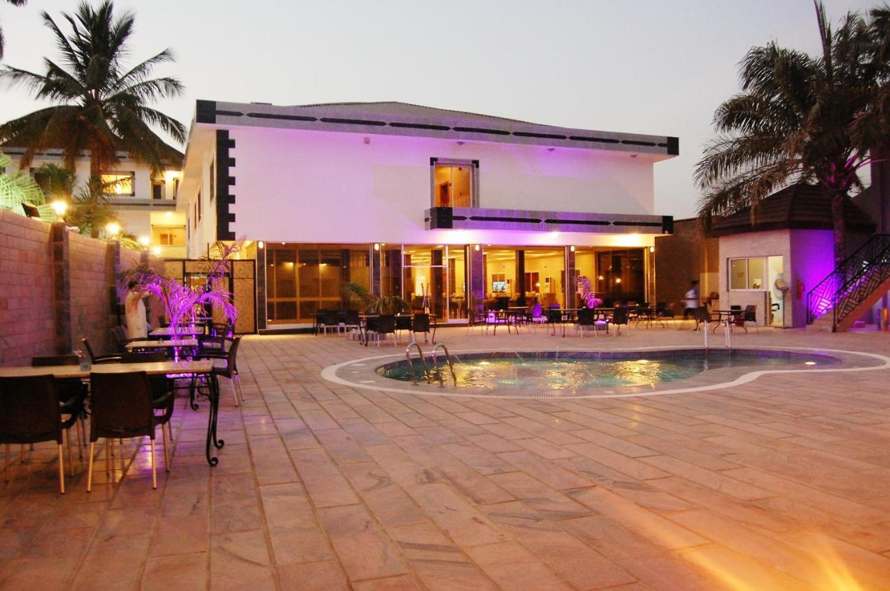 R & K Guest Palace Hotell Kano Eksteriør bilde