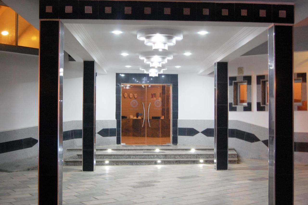 R & K Guest Palace Hotell Kano Eksteriør bilde