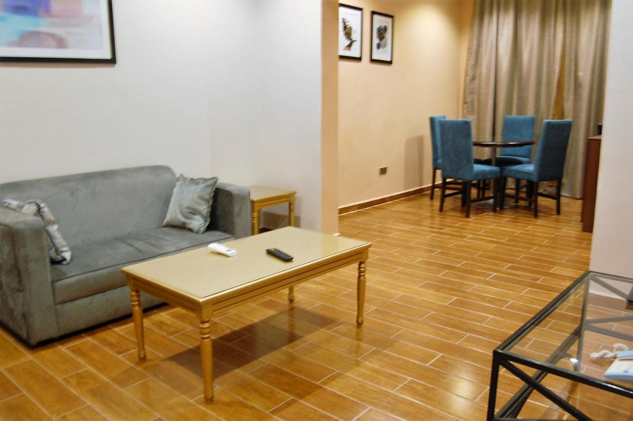 R & K Guest Palace Hotell Kano Eksteriør bilde