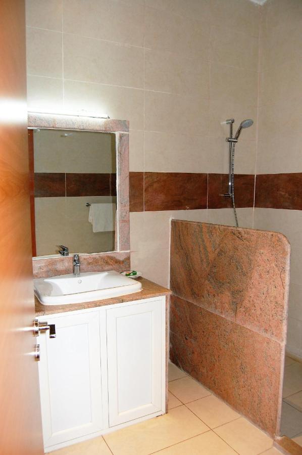 R & K Guest Palace Hotell Kano Eksteriør bilde